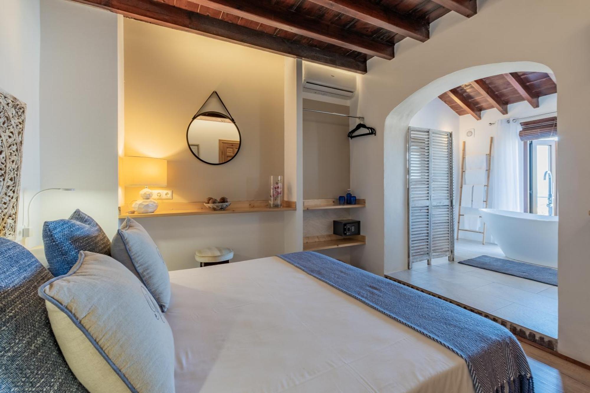 La Tartana Boutique Hotel *